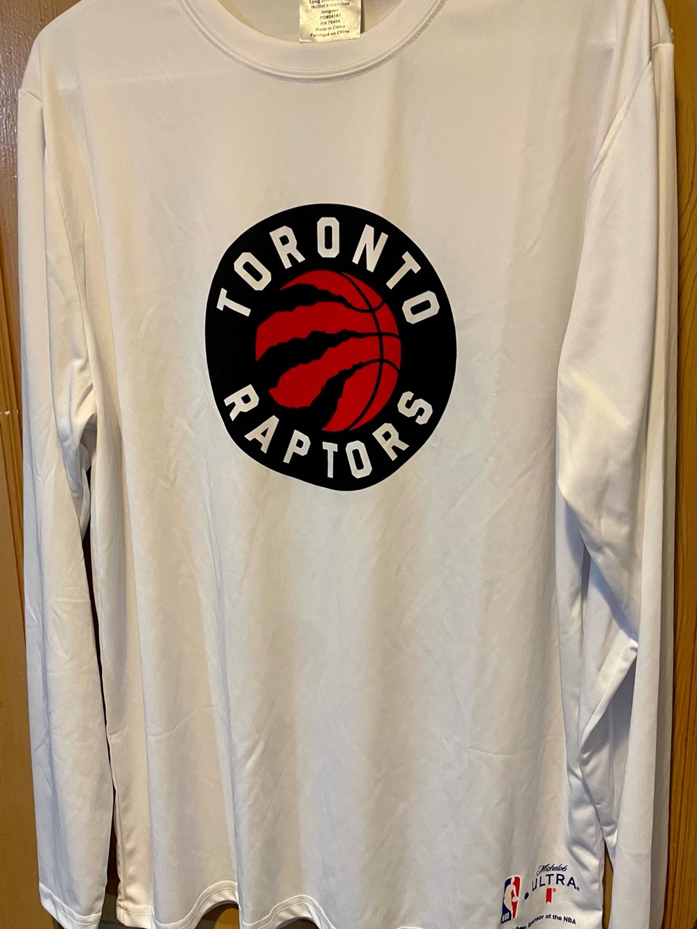 NWOT: Toronto Raptors White Long Sleeve Logo Shirt